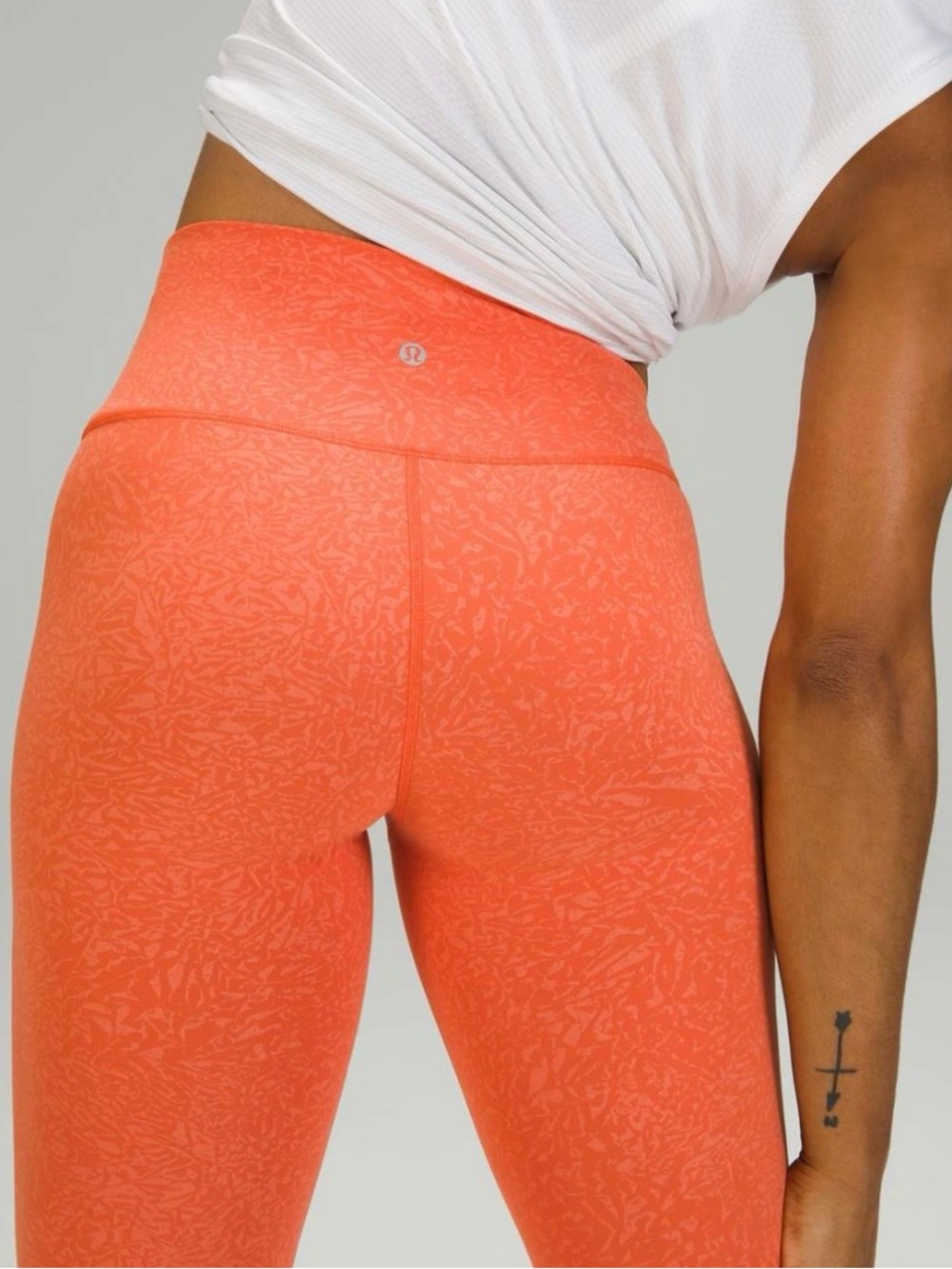 Lululemon Wunder Train High-Rise Tights in the shade "Crunch Warm Coral" size 6